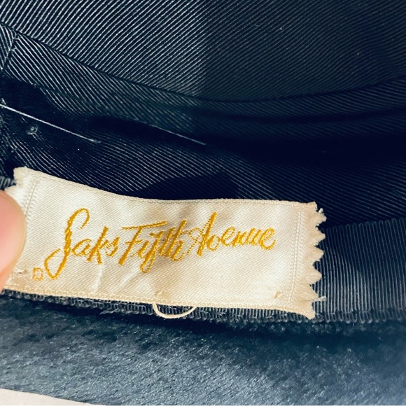 SAKS FIFTH AVENUE VINTAGE VELVET VELOUR ROUND HAT PILLBOX HAT FRANE PRELOVED - Picture 4 of 11
